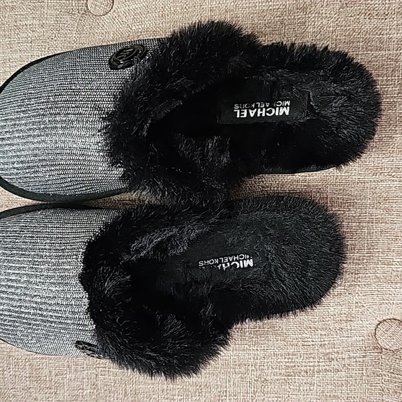 Slippers - Picture 4 of 5